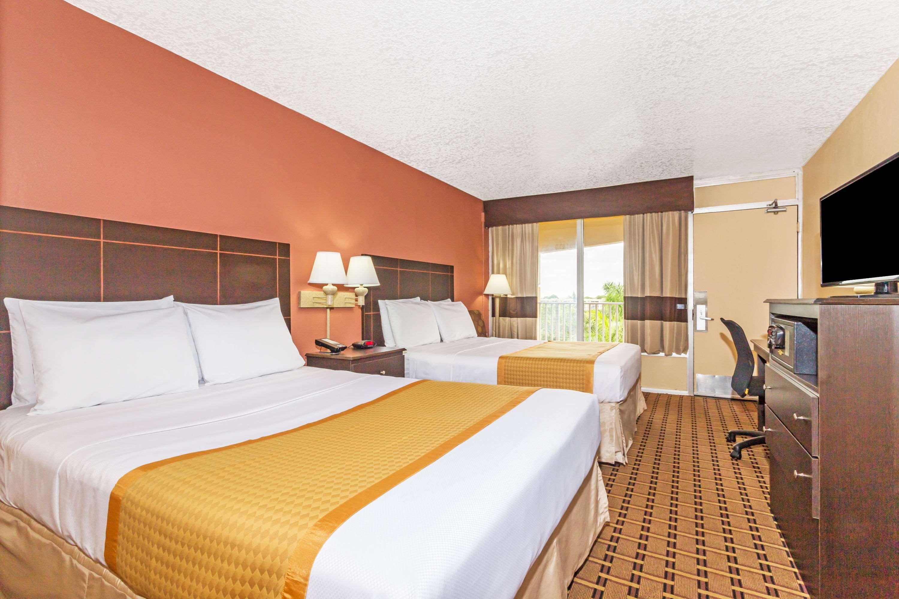 Days Inn By Wyndham Fort Lauderdale-Oakland Park Airport N מראה חיצוני תמונה