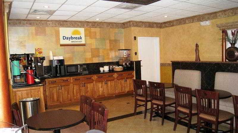 Days Inn By Wyndham Fort Lauderdale-Oakland Park Airport N מראה חיצוני תמונה