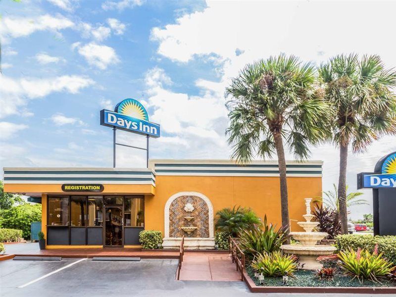 Days Inn By Wyndham Fort Lauderdale-Oakland Park Airport N מראה חיצוני תמונה