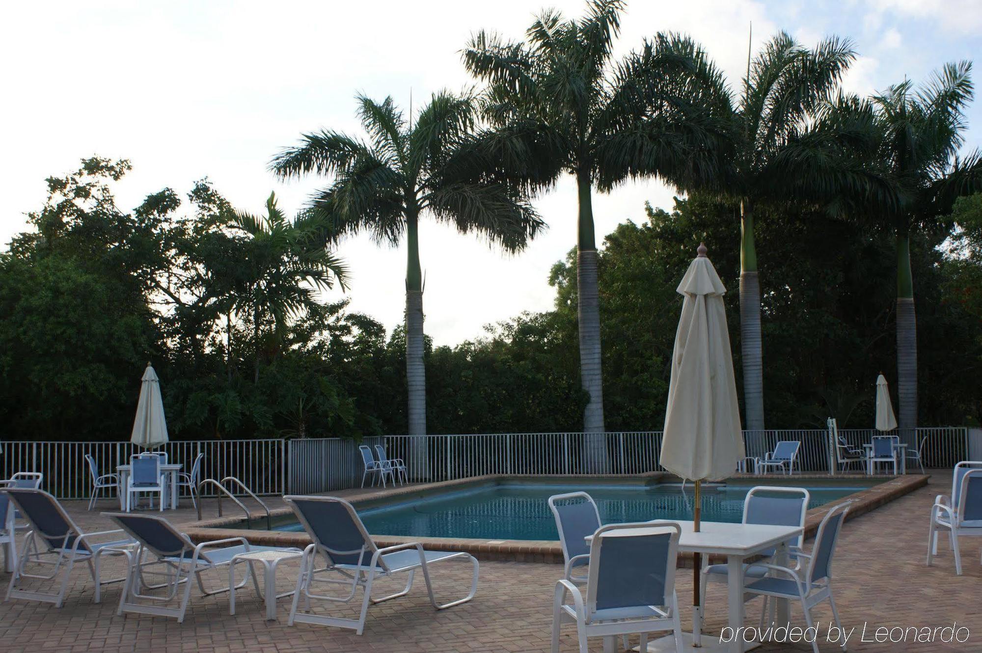 Days Inn By Wyndham Fort Lauderdale-Oakland Park Airport N מראה חיצוני תמונה