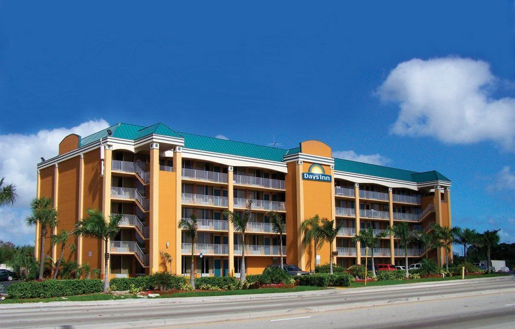 Days Inn By Wyndham Fort Lauderdale-Oakland Park Airport N מראה חיצוני תמונה